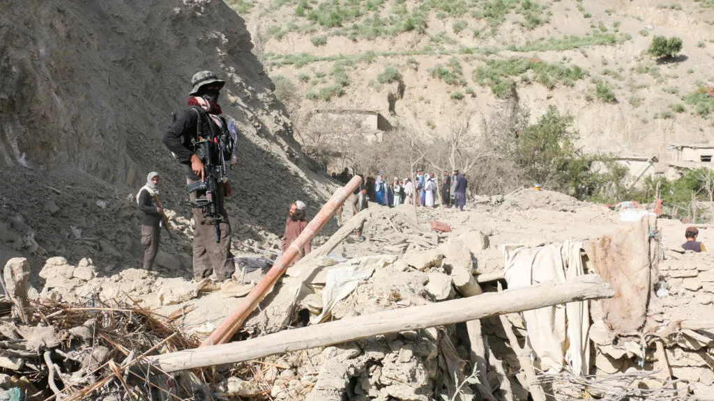 Pakistan Air Strikes in Afghanistan Kill Four Civilians, Taliban Says
